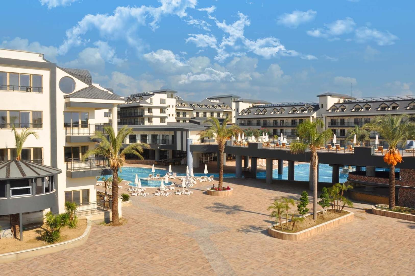 Dream World Palace Colakli Luaran gambar